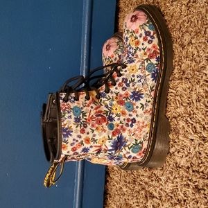 Doc Martens Delaney Floral